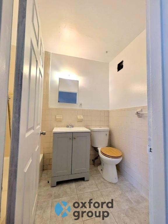 176 Grand St - Photo 6 of 8