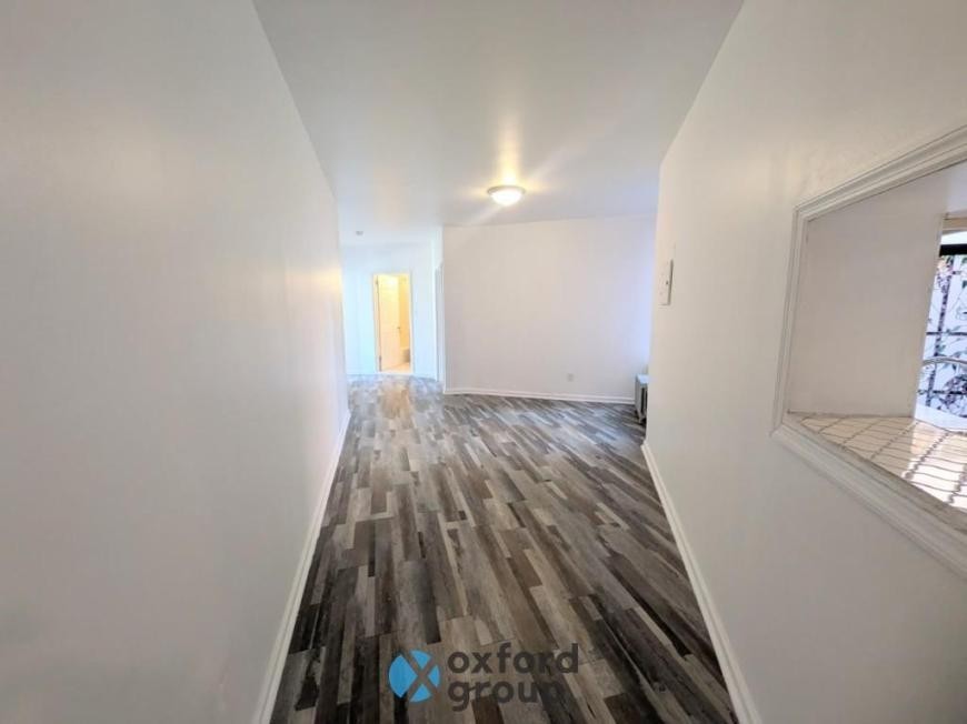 176 Grand St - Photo 7 of 8