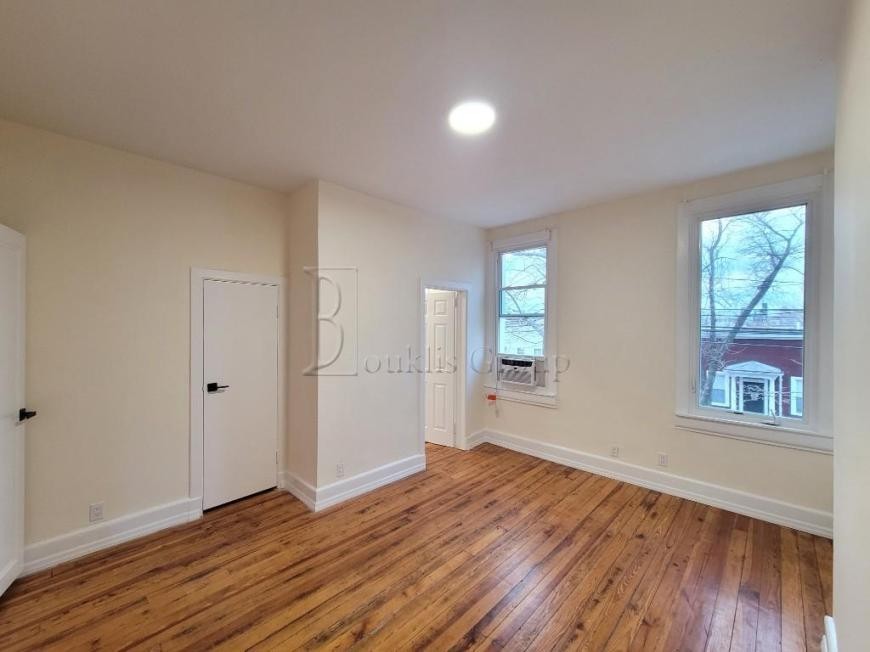 2363 37th St - Photo 4 of 9