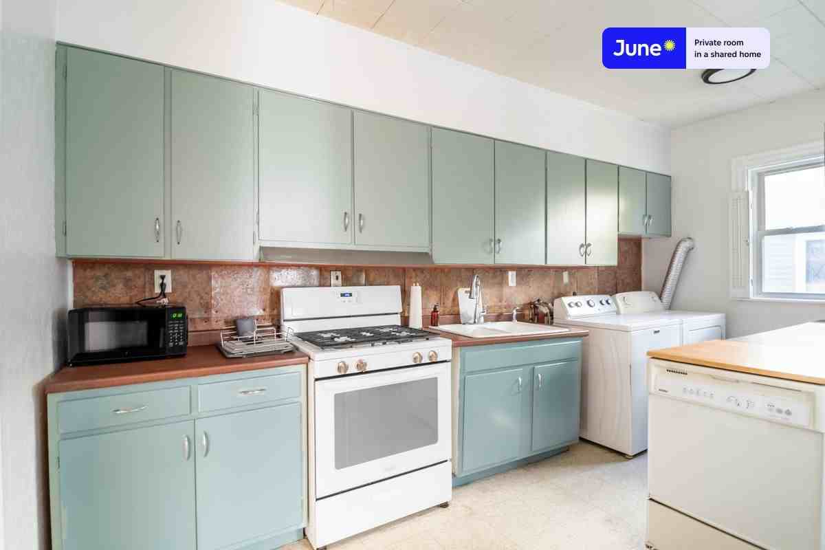 45 Montcalm Ave #C - Photo 5 of 14