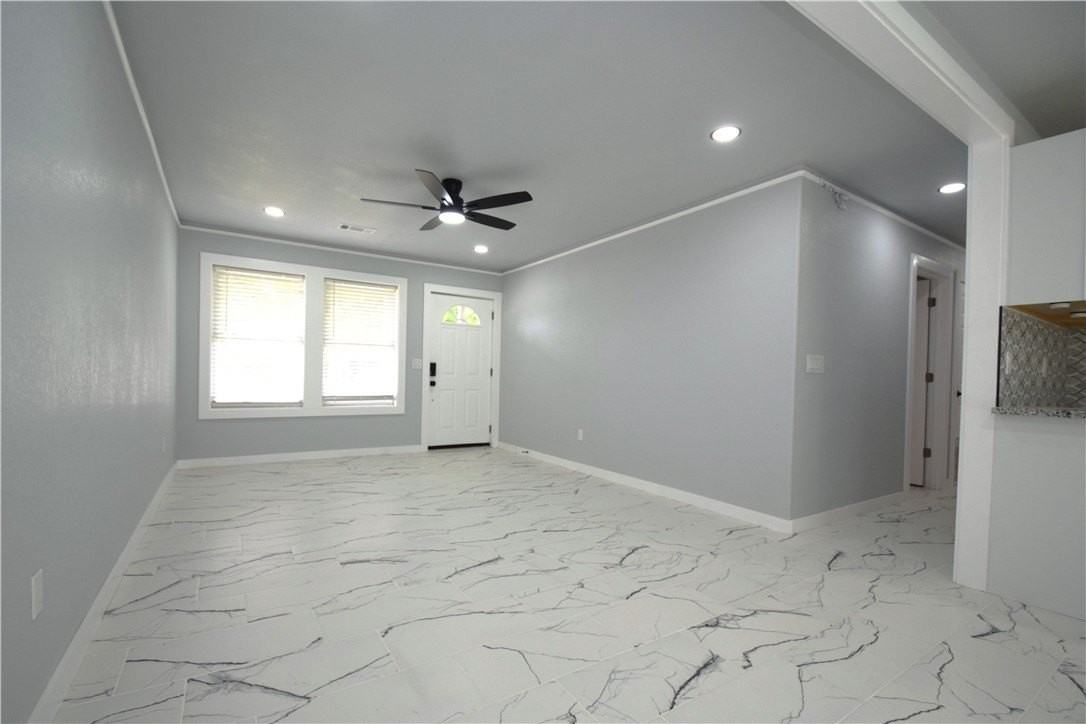 2511 N 4th St - Photo 3 of 22