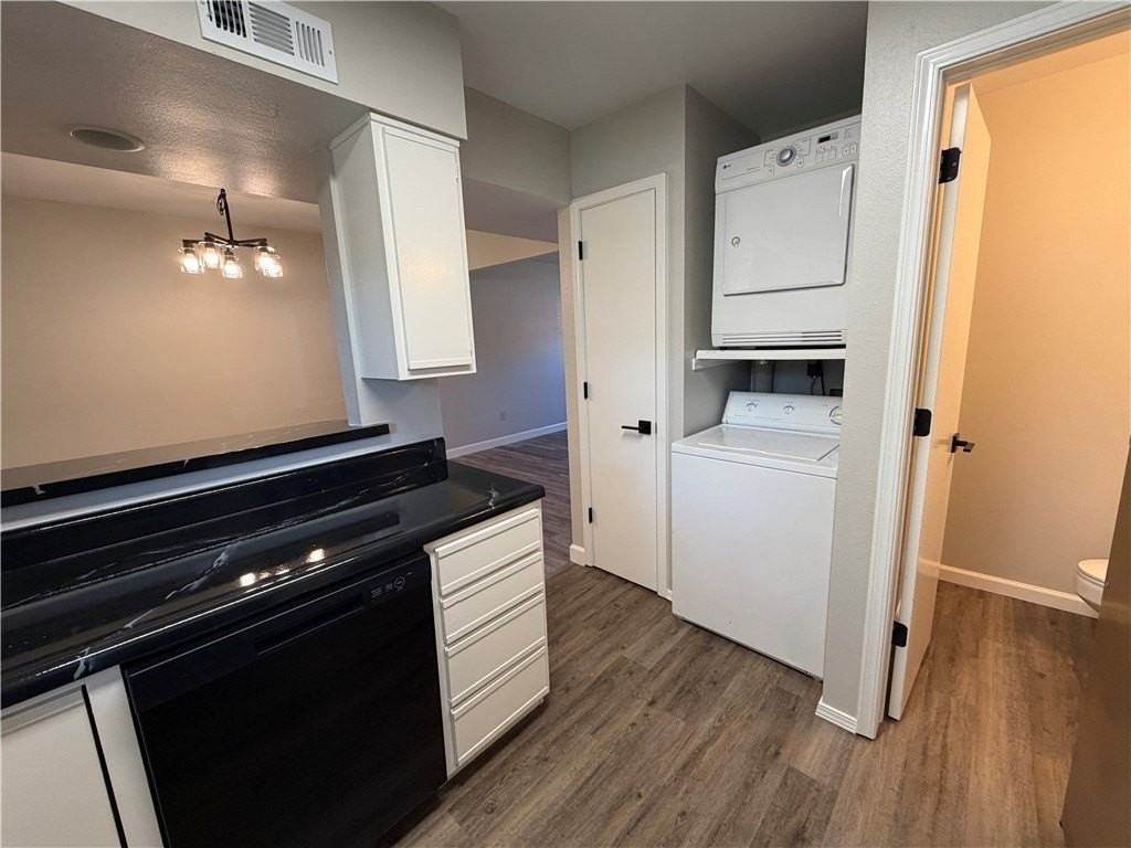 605 W Benton St #B - Photo 6 of 14