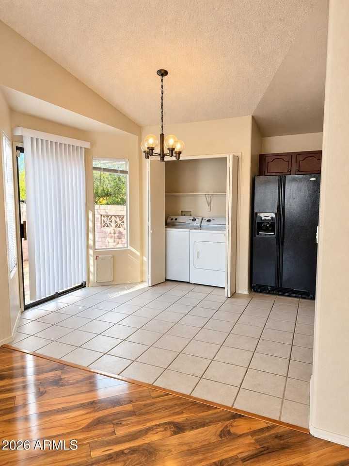 755 Sunset Vista Dr - Photo 3 of 11