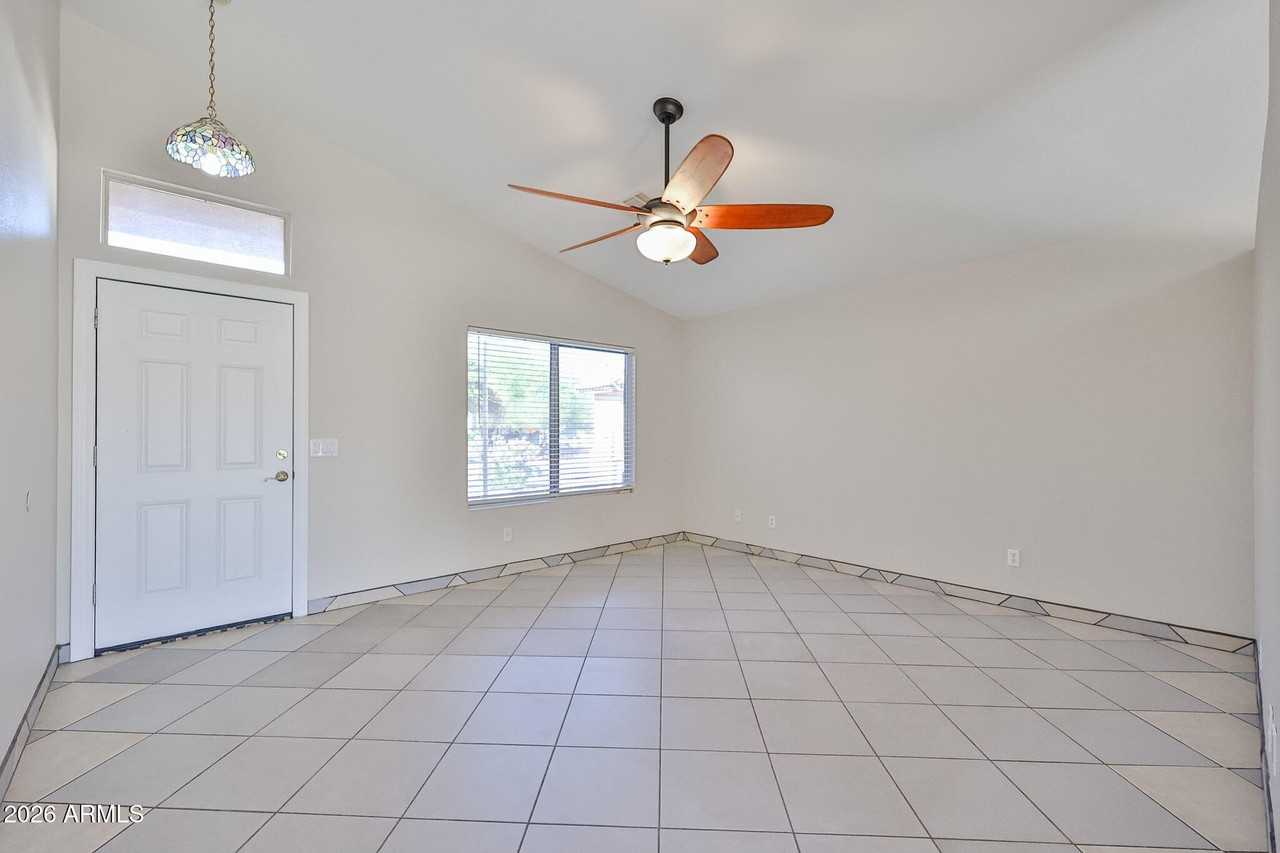 11231 W Diana Ave - Photo 2 of 24