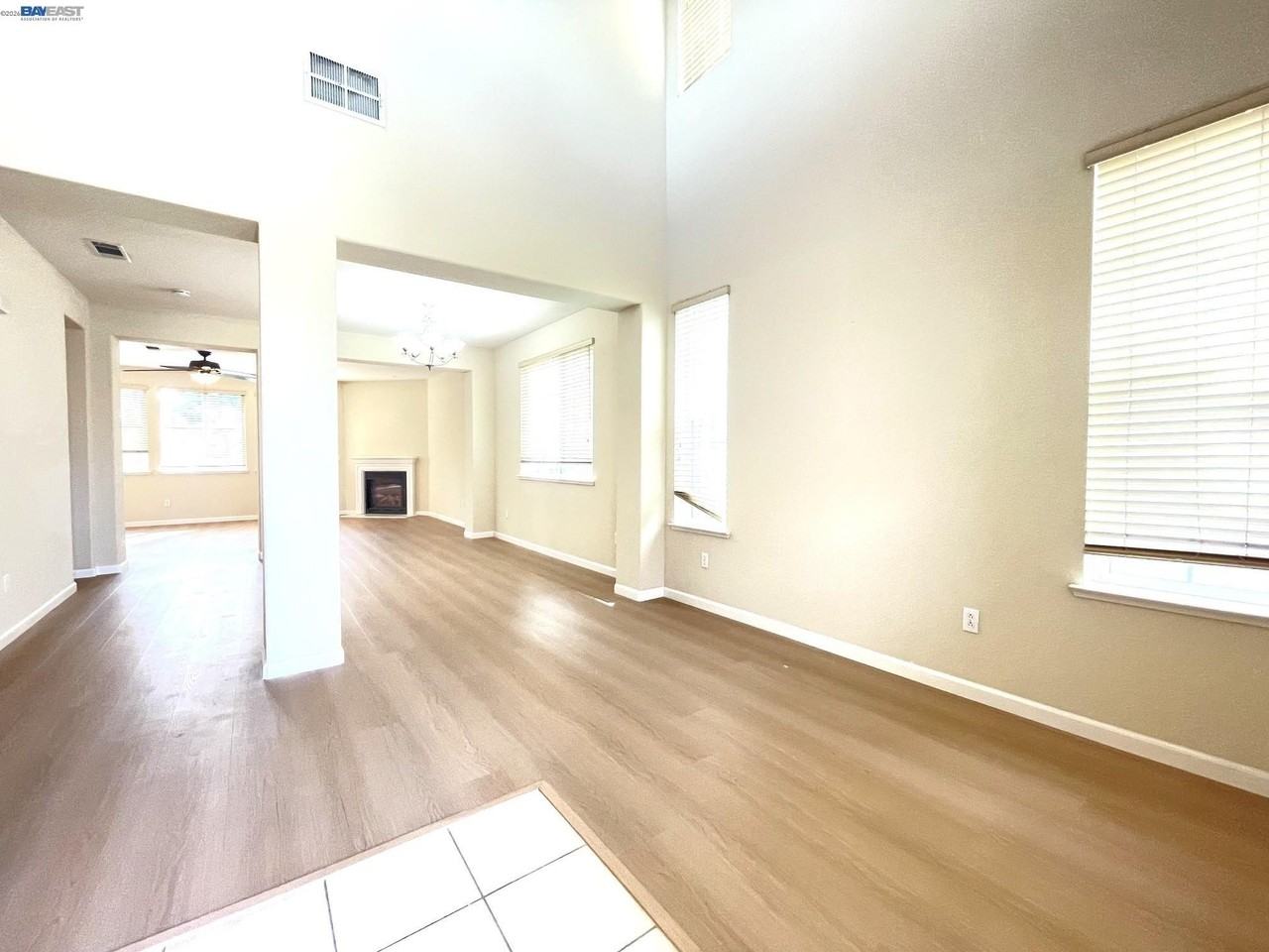 2472 Grant St - Photo 3 of 22