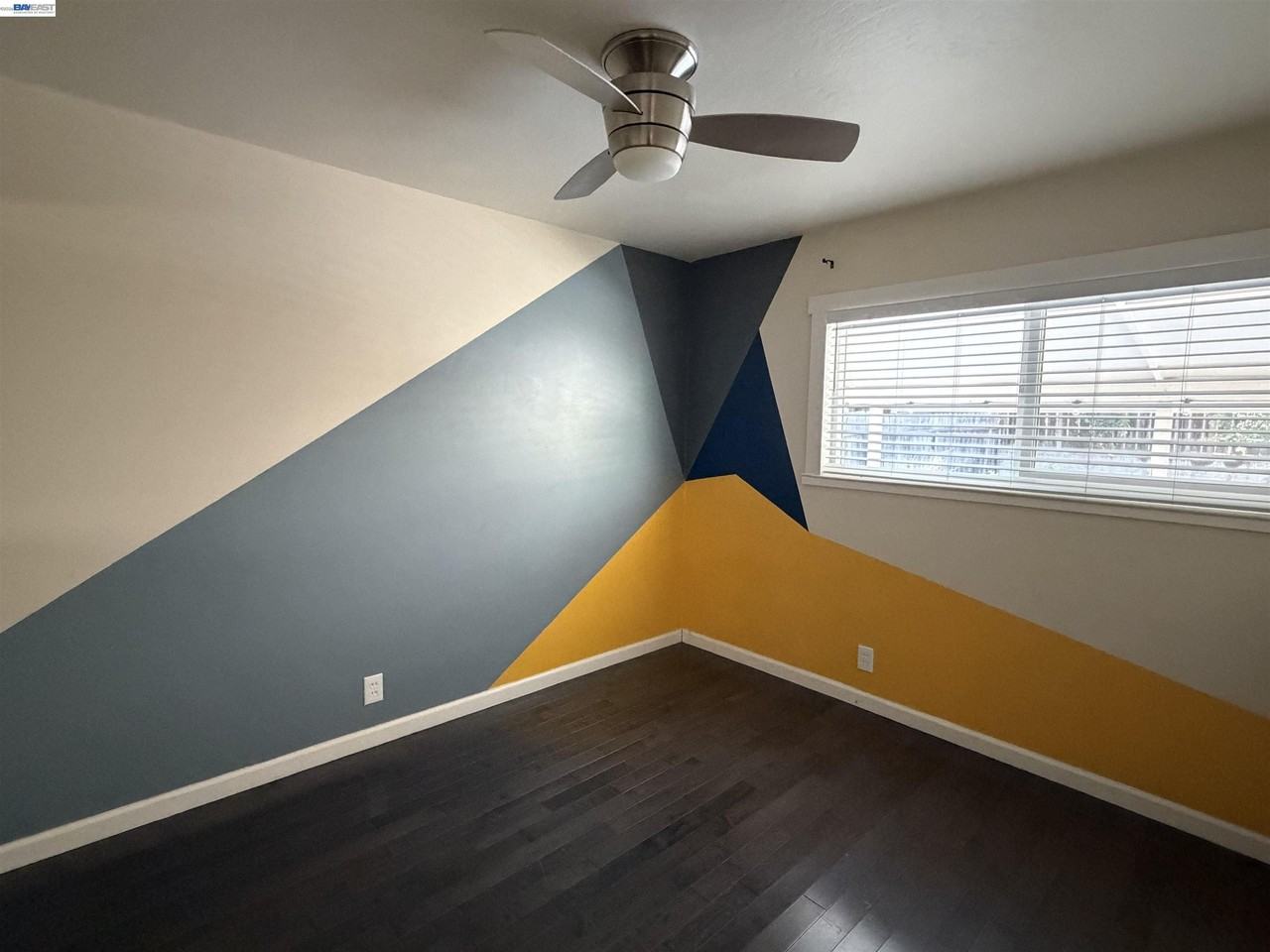 213 W Leland Rd - Photo 5 of 10