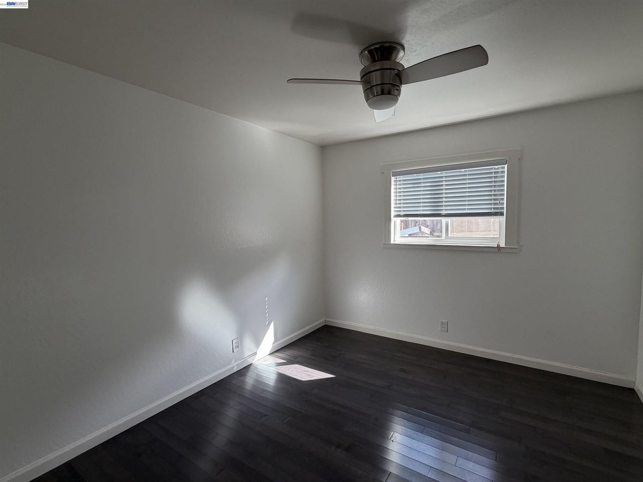 213 W Leland Rd - Photo 6 of 10