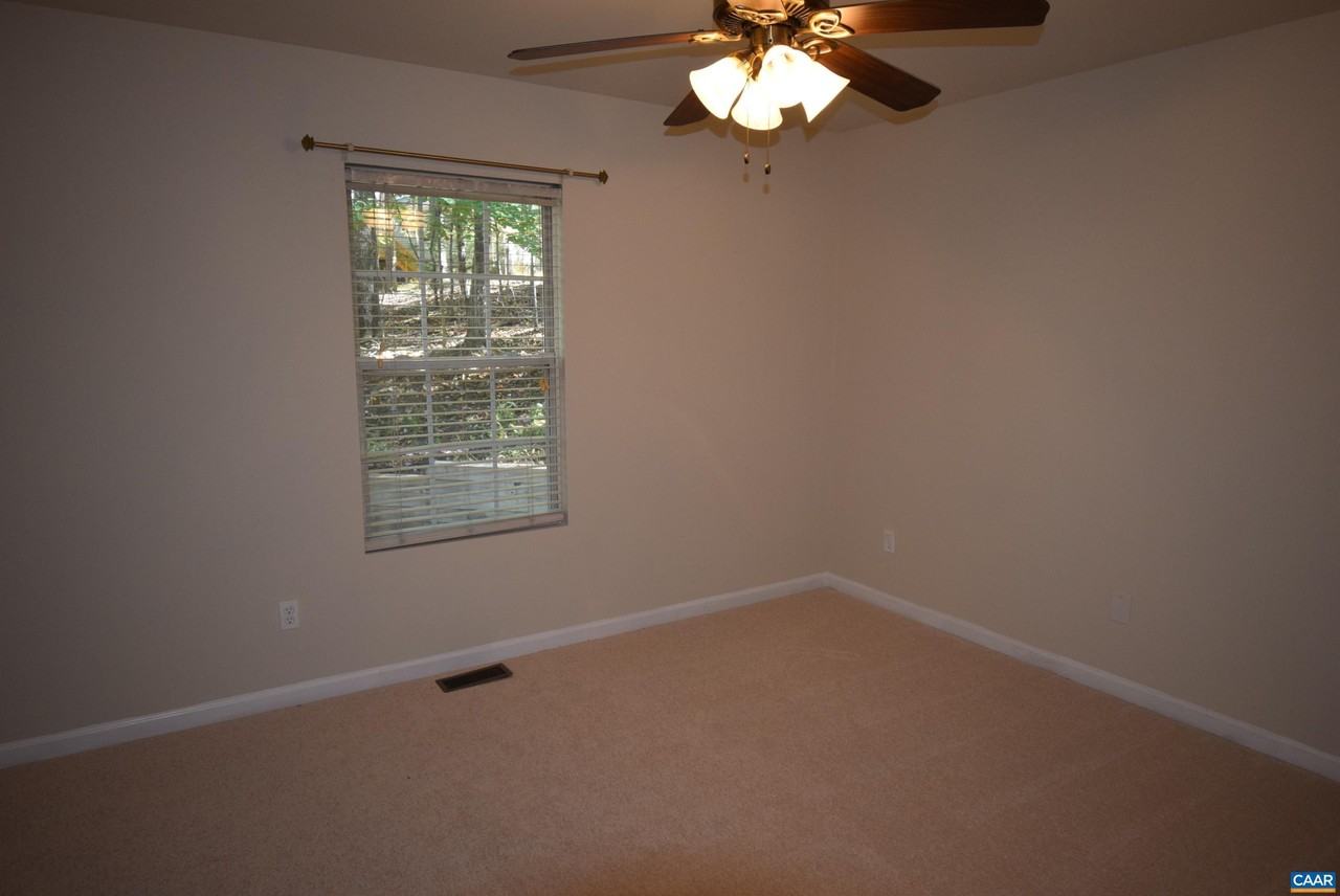37 Nahor Dr - Photo 4 of 26