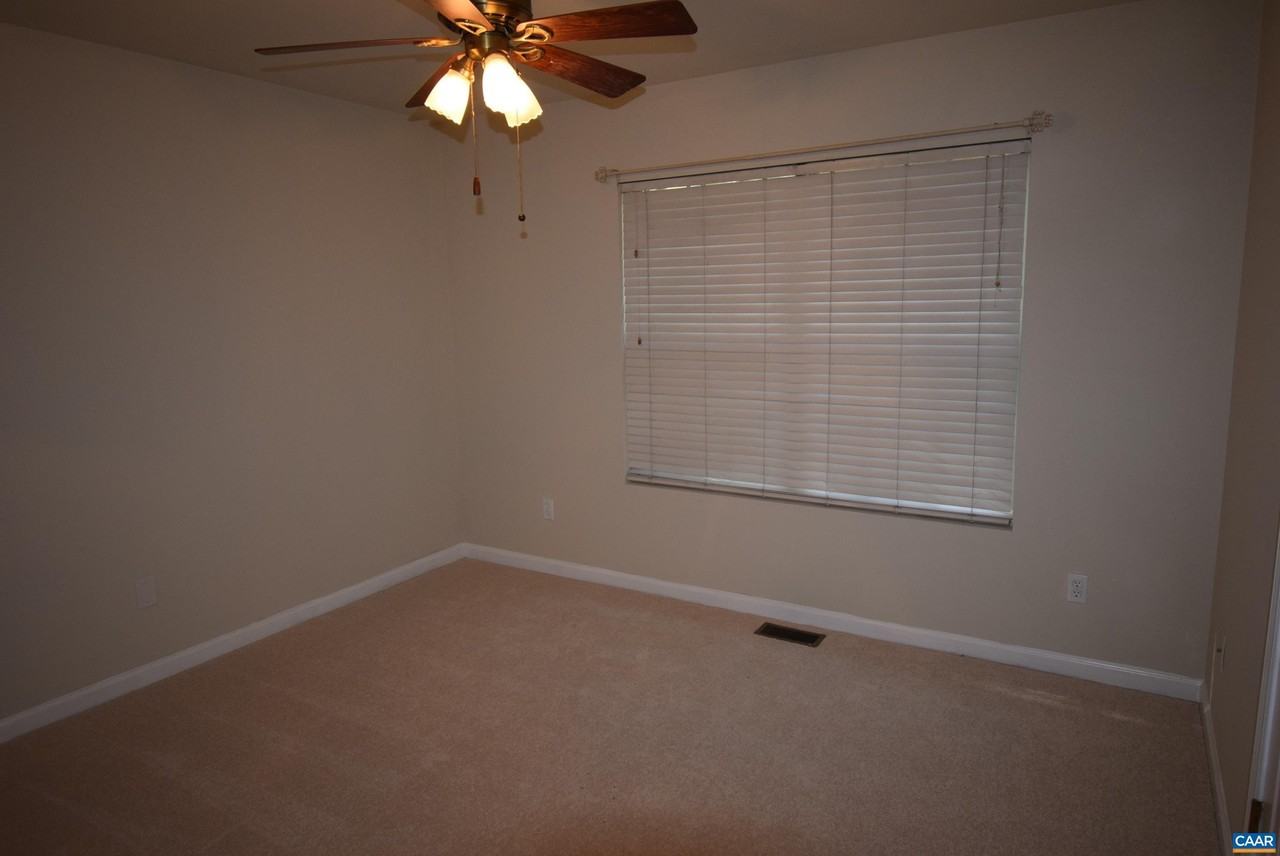 37 Nahor Dr - Photo 6 of 26
