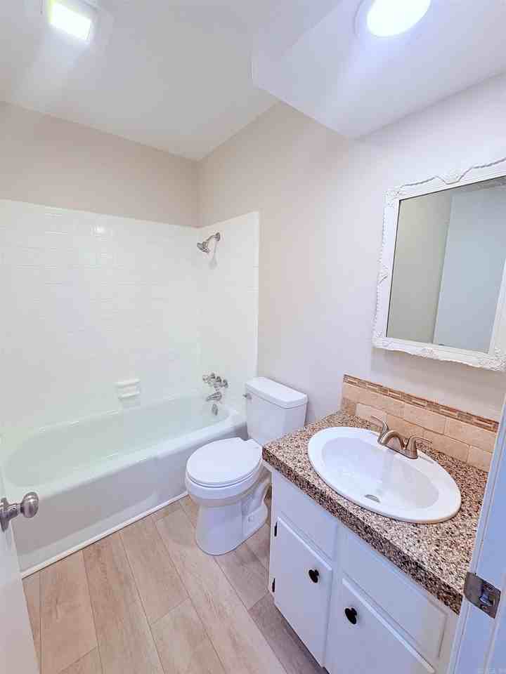 11819 Ashwood Dr - Photo 7 of 21