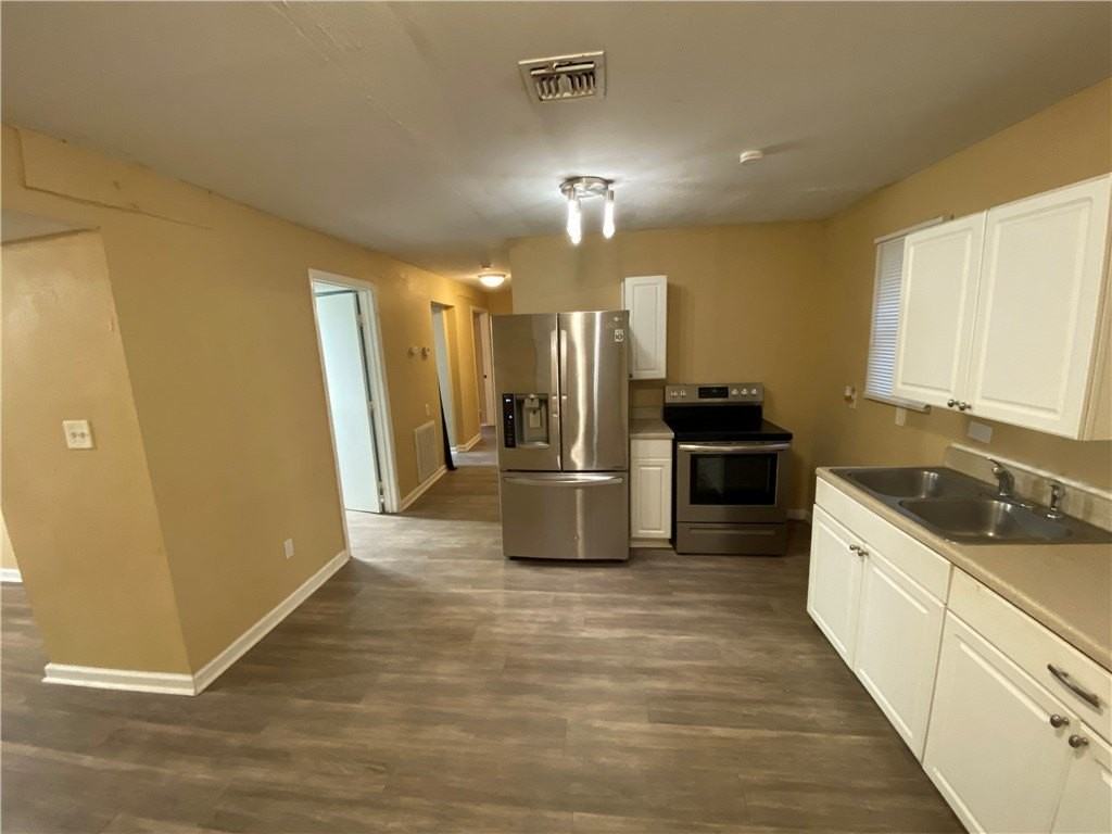 425 Skipper Ln - Photo 5 of 16