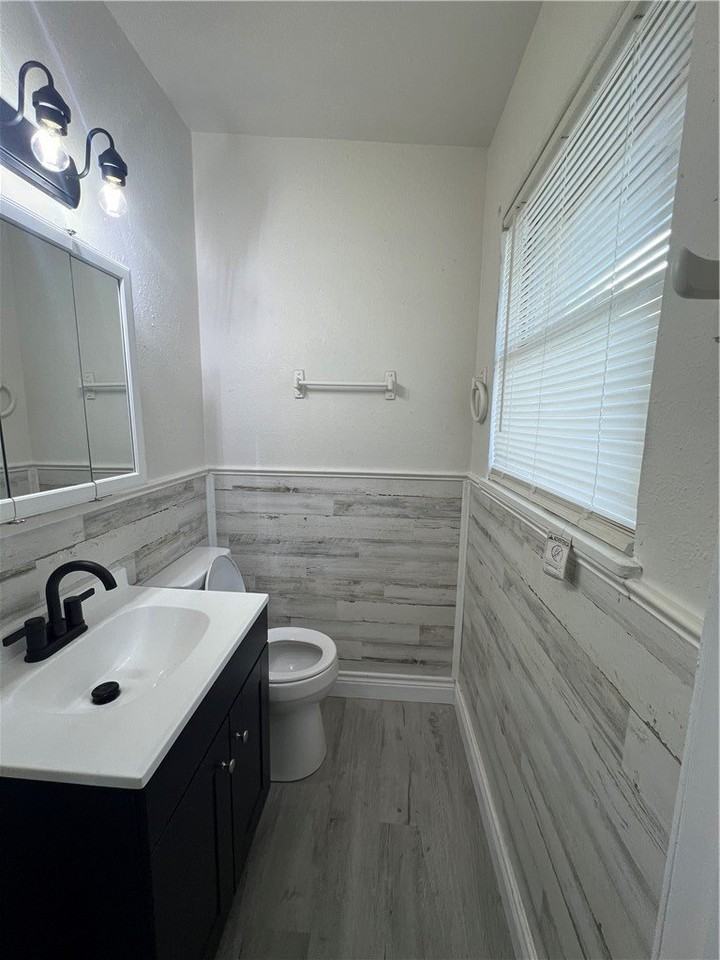 714 Drexel Dr - Photo 2 of 12