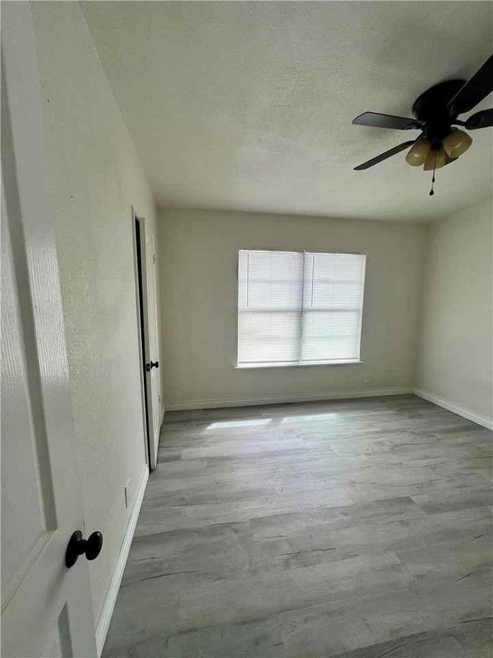 714 Drexel Dr - Photo 4 of 12