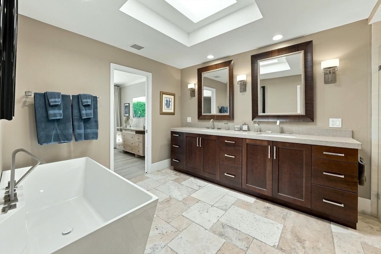 77 Colgate Dr - Photo 4 of 47
