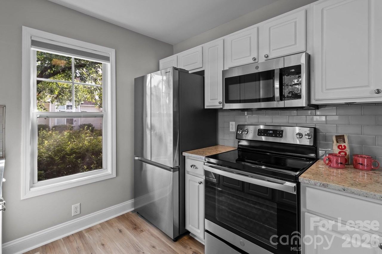 17331 Villanova Rd - Photo 4 of 47