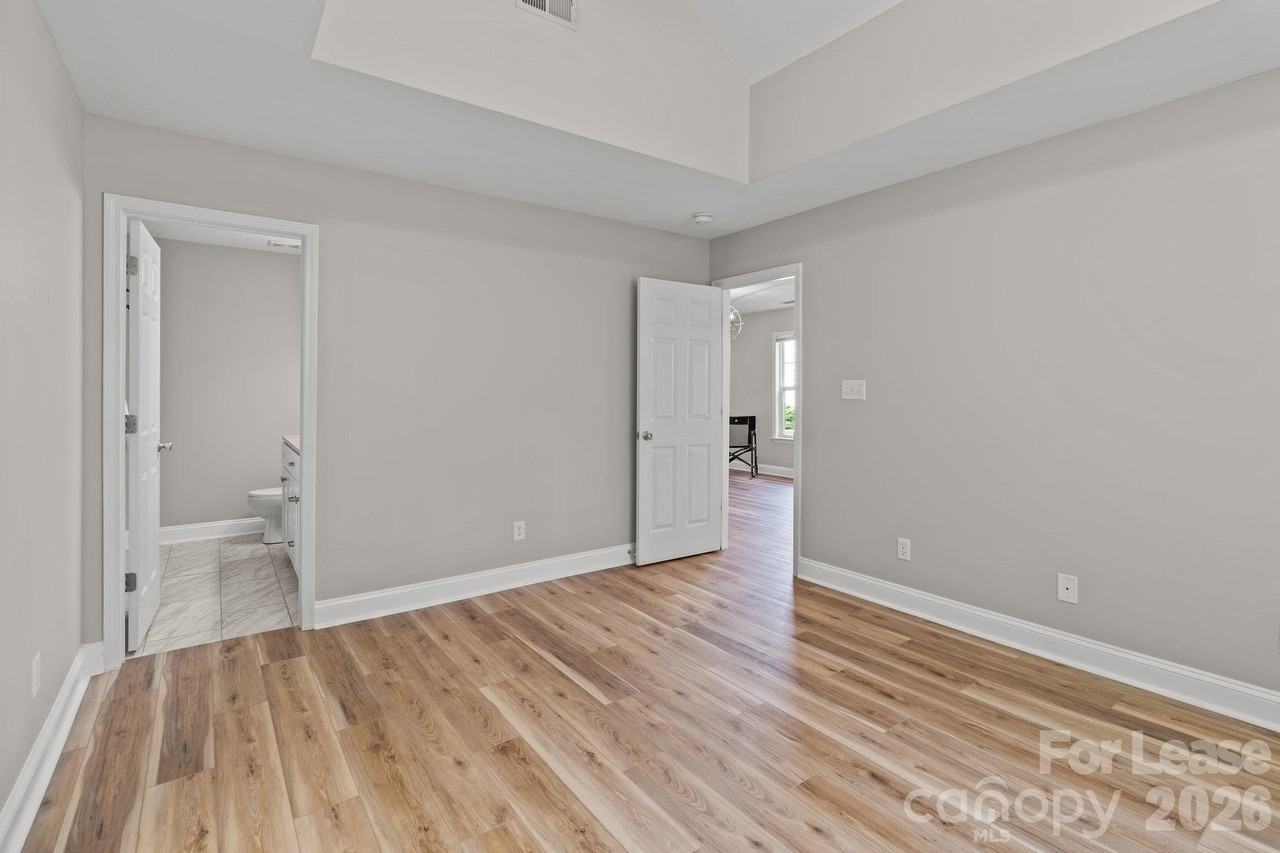 17331 Villanova Rd - Photo 6 of 47