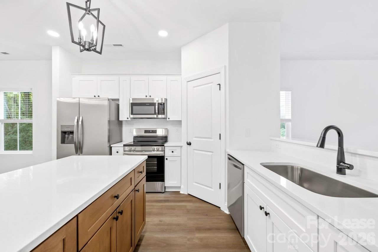 354 W Moore Ave - Photo 3 of 22