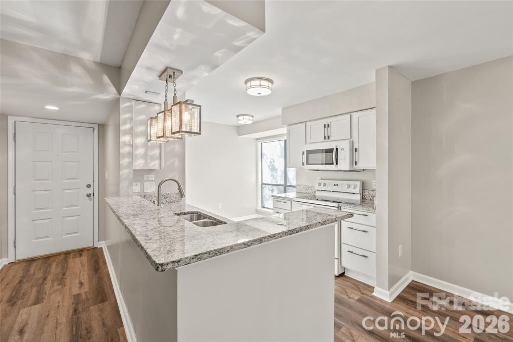 5731 Dockside Dr - Photo 4 of 12