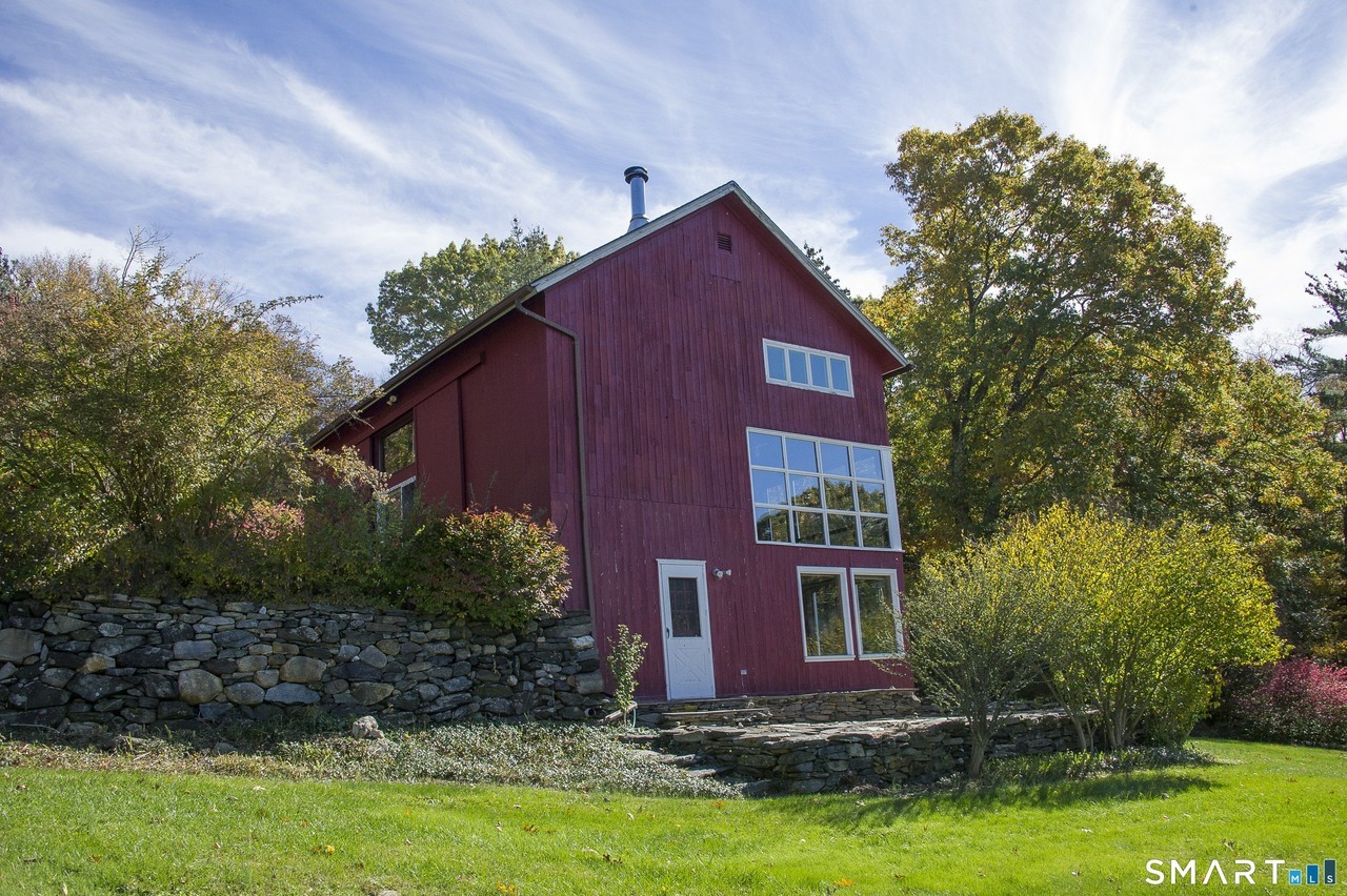 343 Wood Creek Rd - Photo 4 of 31