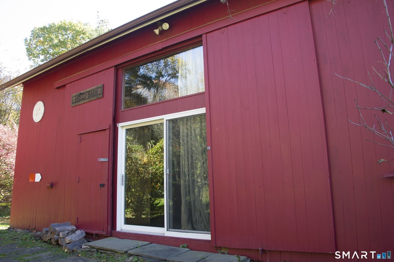 343 Wood Creek Rd - Photo 5 of 31