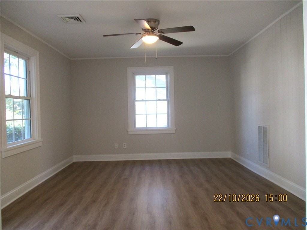 305 Myrtle St - Photo 2 of 9