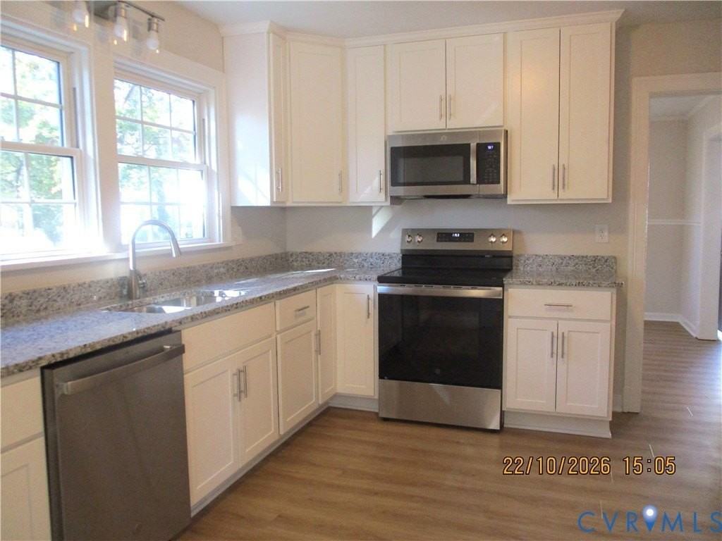 305 Myrtle St - Photo 4 of 9