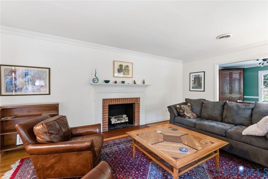 1806 Aisquith Rd - Photo 4 of 31