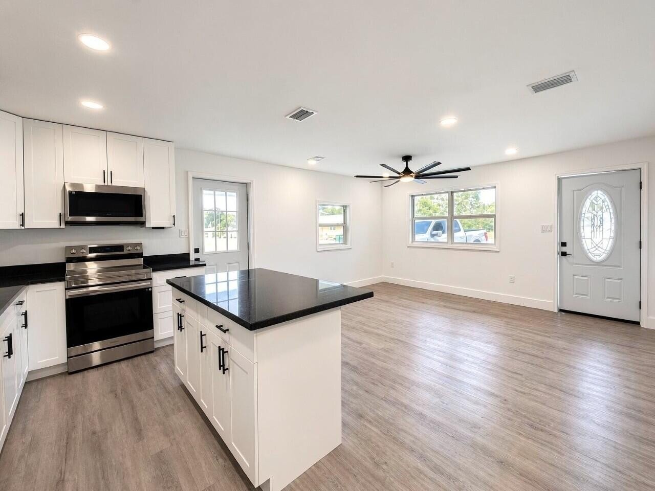 49 Fredrick Dr - Photo 4 of 22