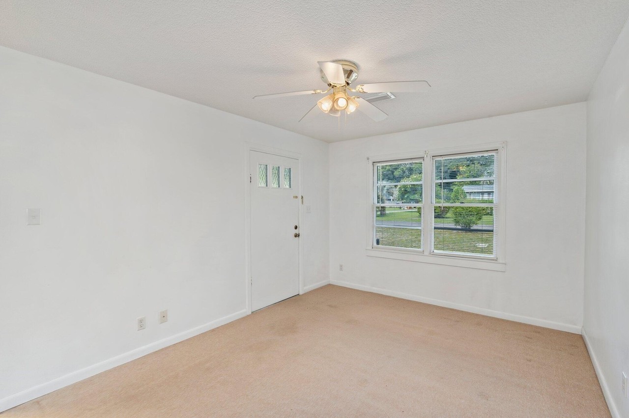 44 Oxford St - Photo 7 of 25