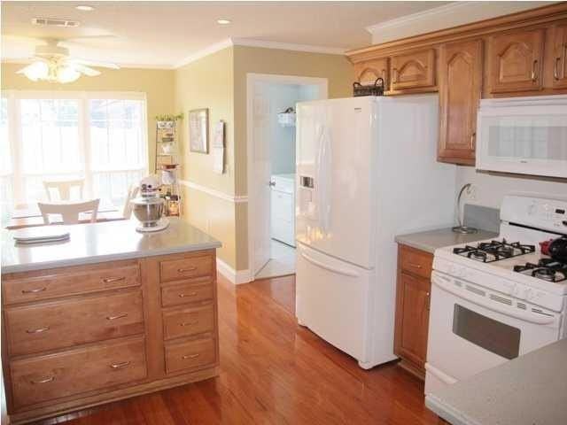 501 Samana Way - Photo 4 of 19