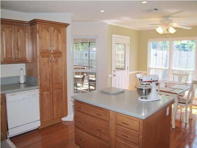 501 Samana Way - Photo 6 of 19