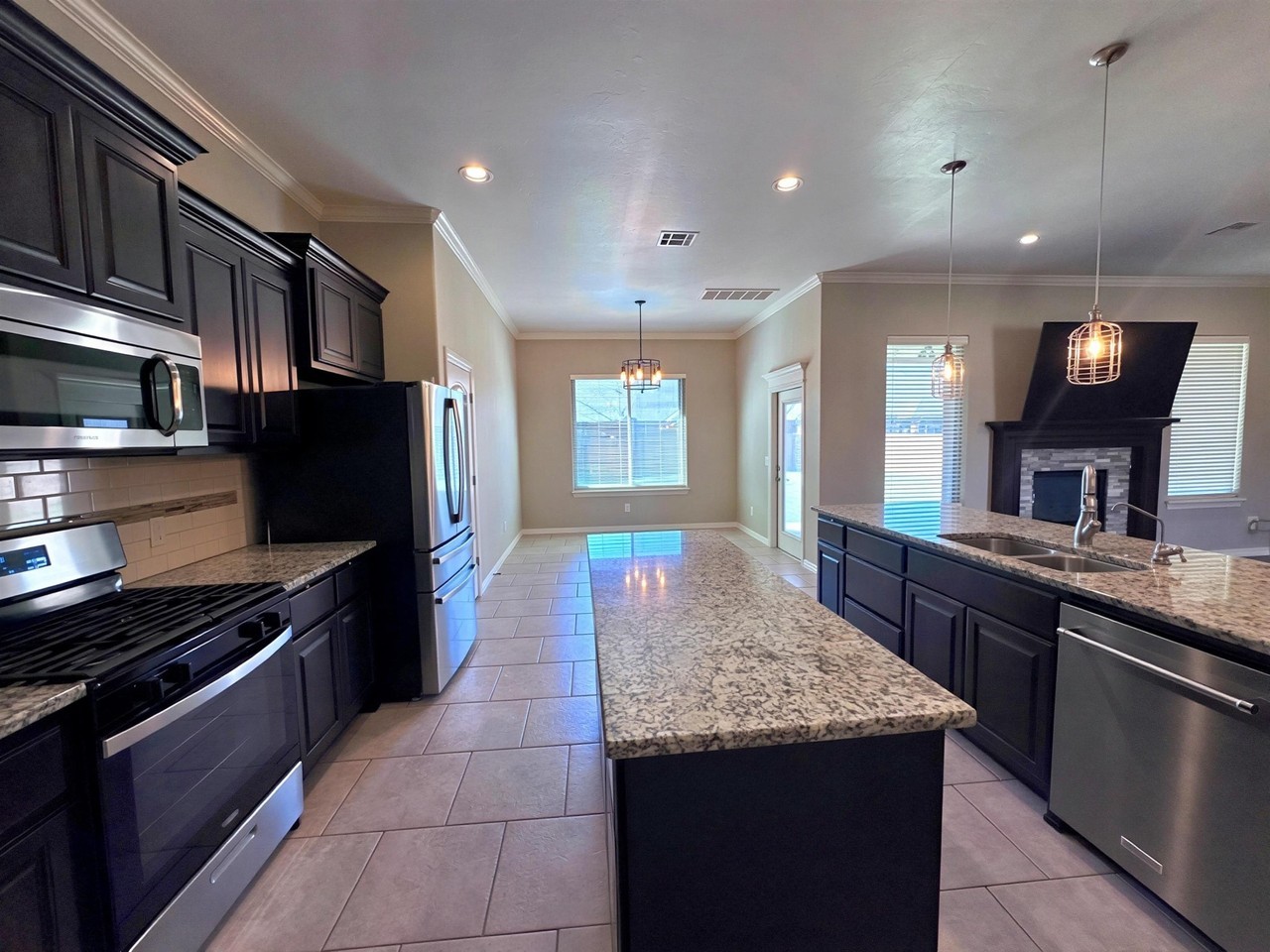 510 Jaguar Ln - Photo 4 of 19