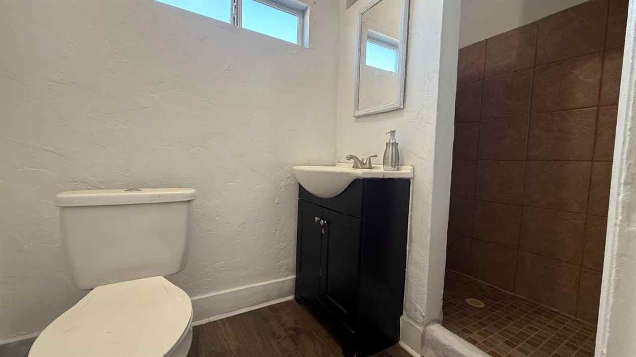 1526 Hale Ave - Photo 2 of 2