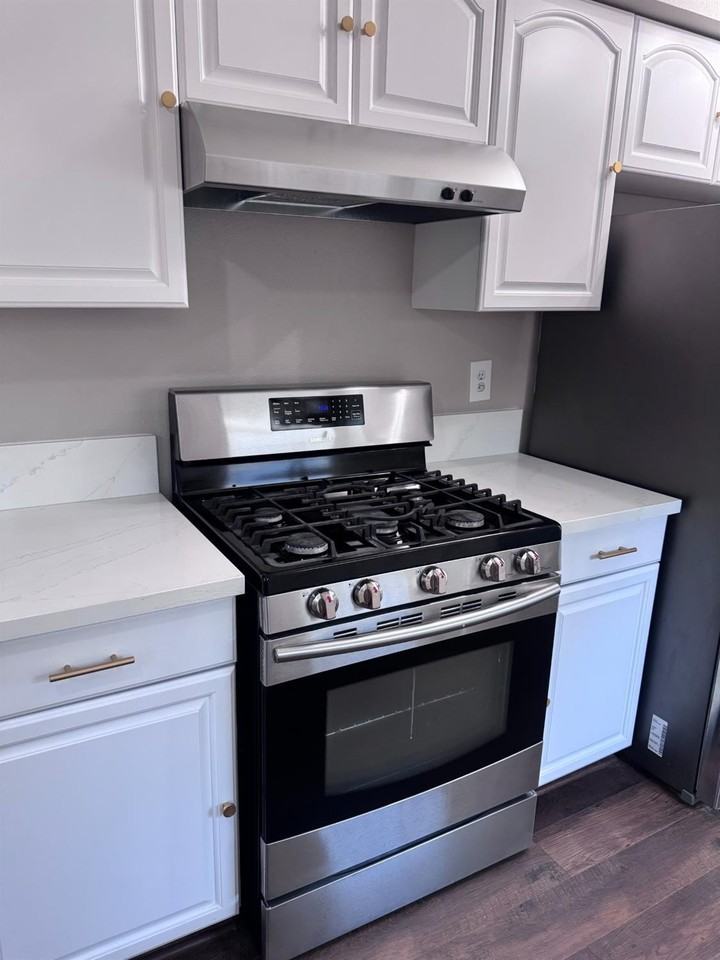656 E Clinton Ave - Photo 6 of 24