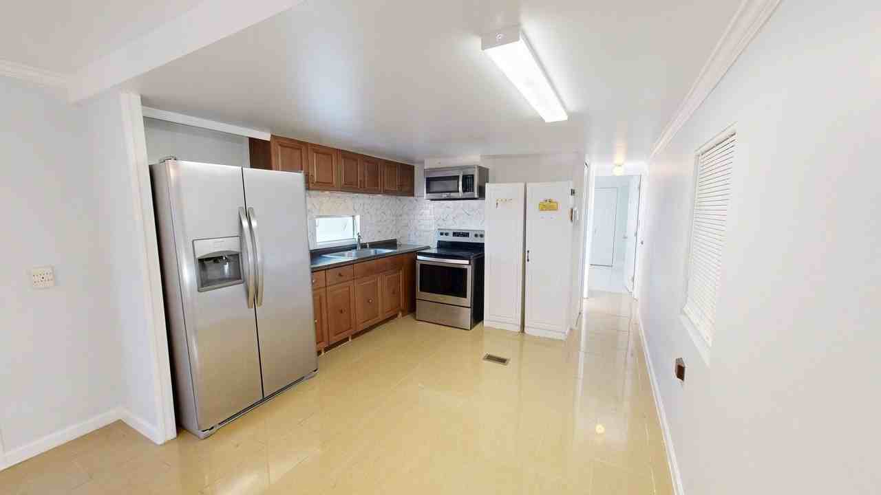1412 Calder Rd - Photo 4 of 17