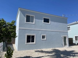 featured image of 15 Coconut Dr