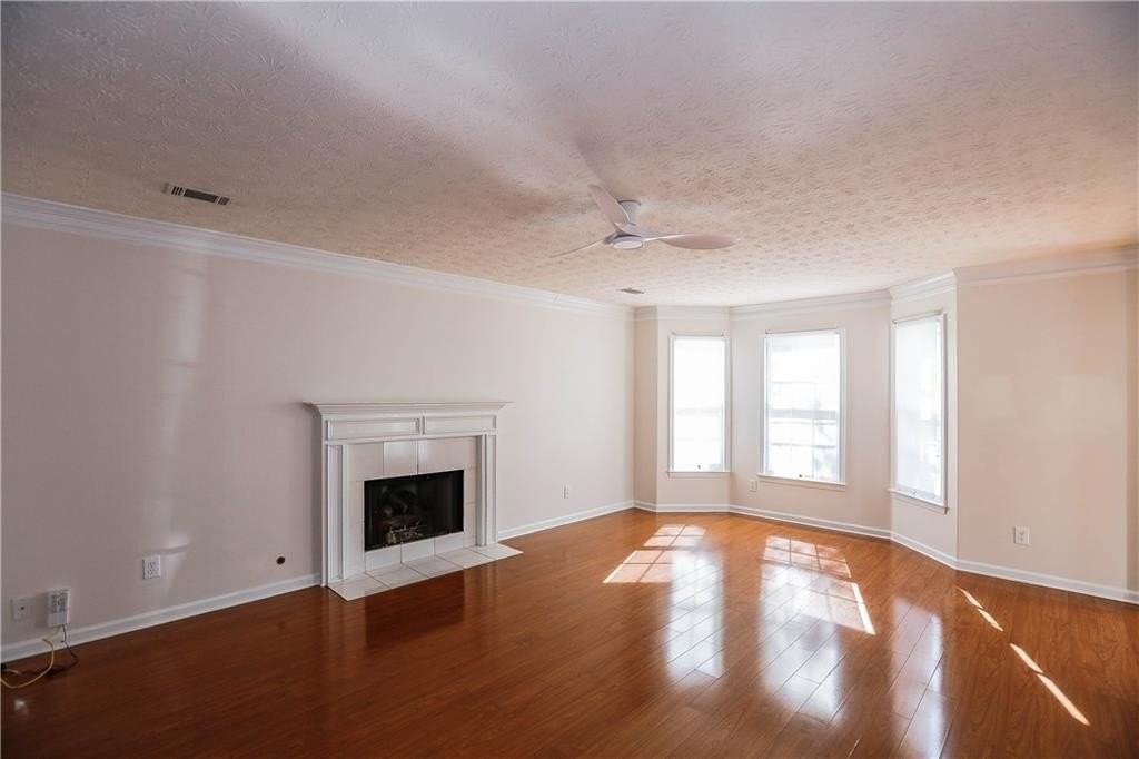 1885 Watercrest Cir - Photo 2 of 37