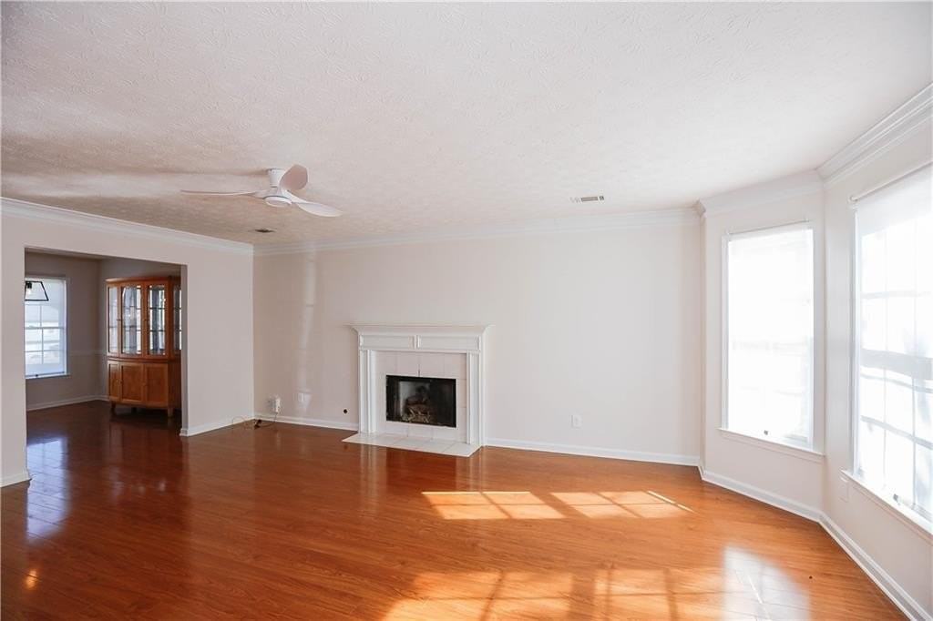 1885 Watercrest Cir - Photo 3 of 37