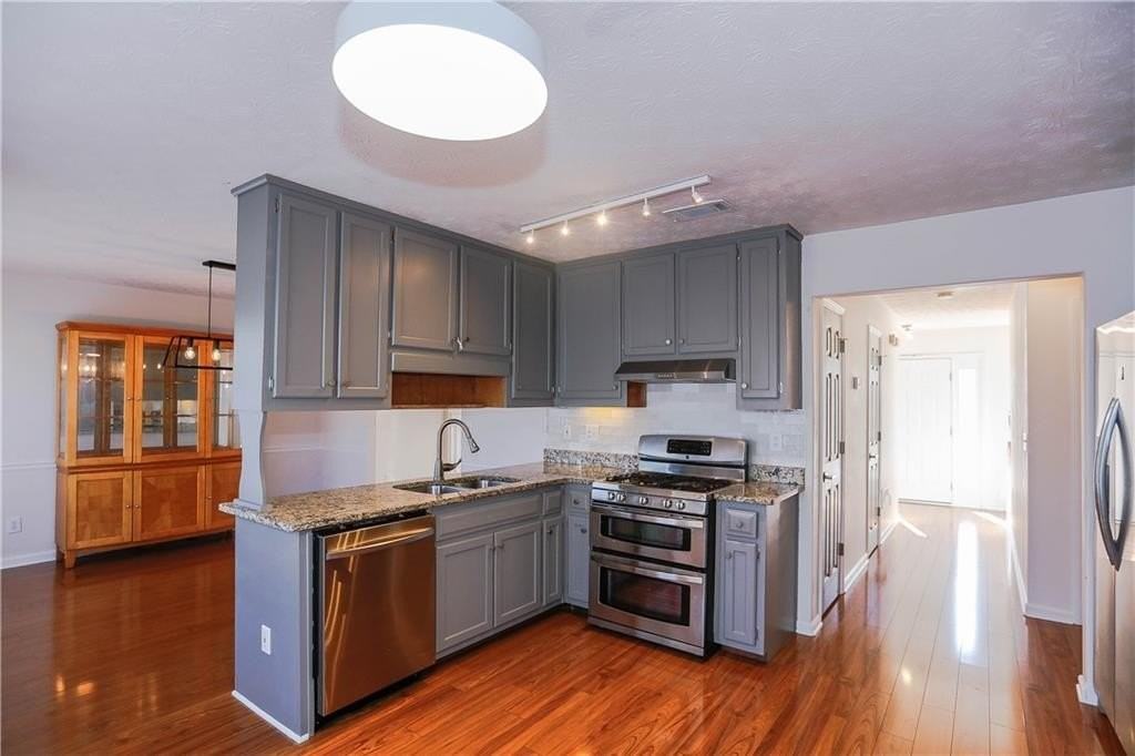 1885 Watercrest Cir - Photo 6 of 37