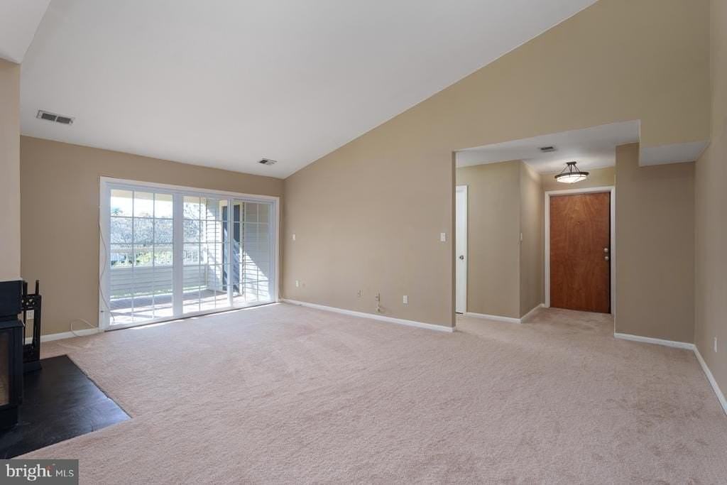 110 Lowell Ct - Photo 4 of 23