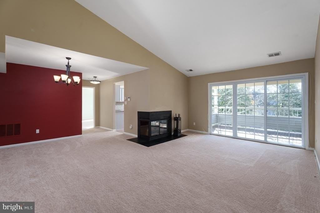 110 Lowell Ct - Photo 5 of 23