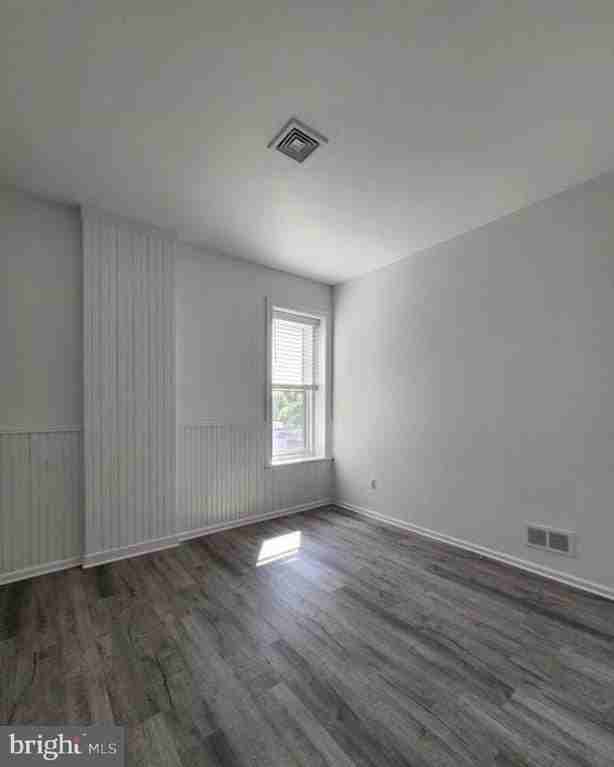 106 S State St - Photo 4 of 9