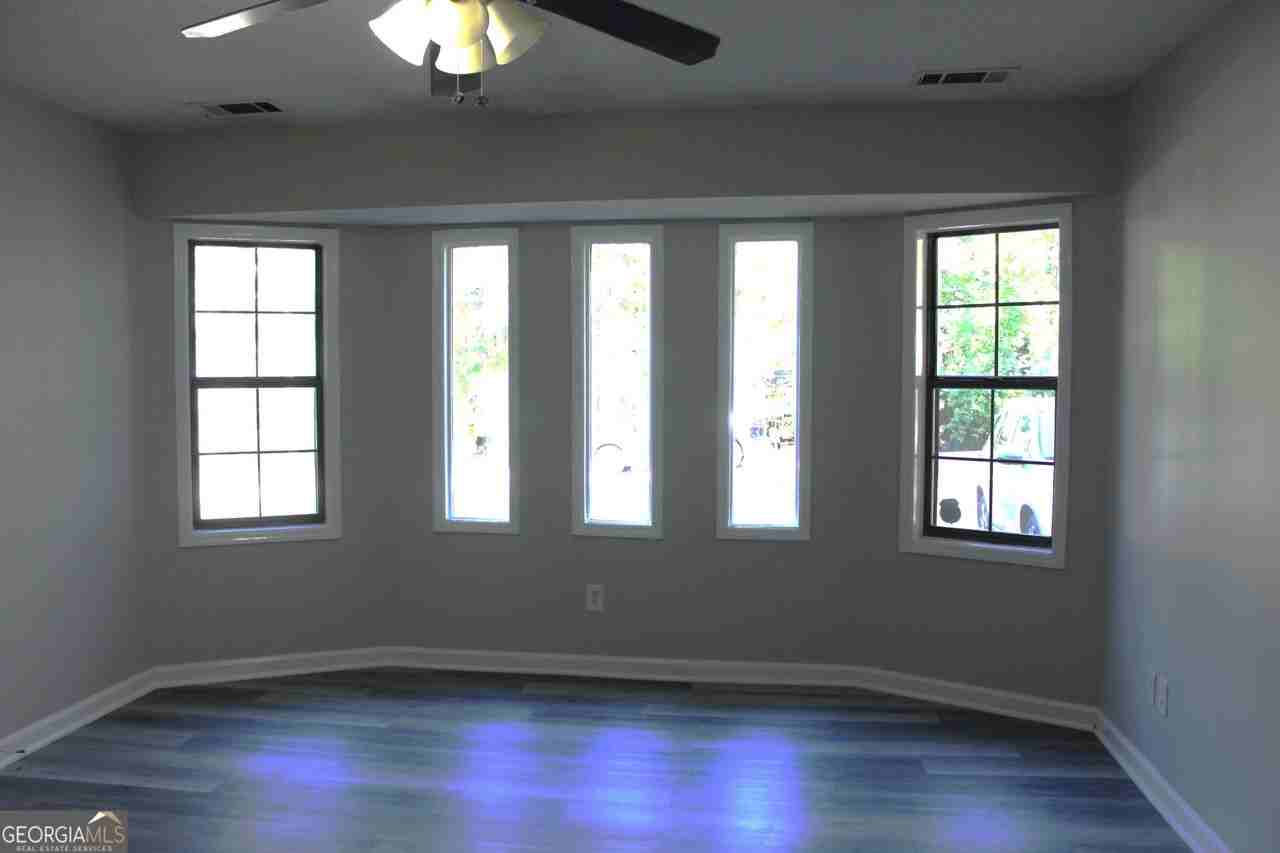 541 Pebble Point Dr - Photo 4 of 10
