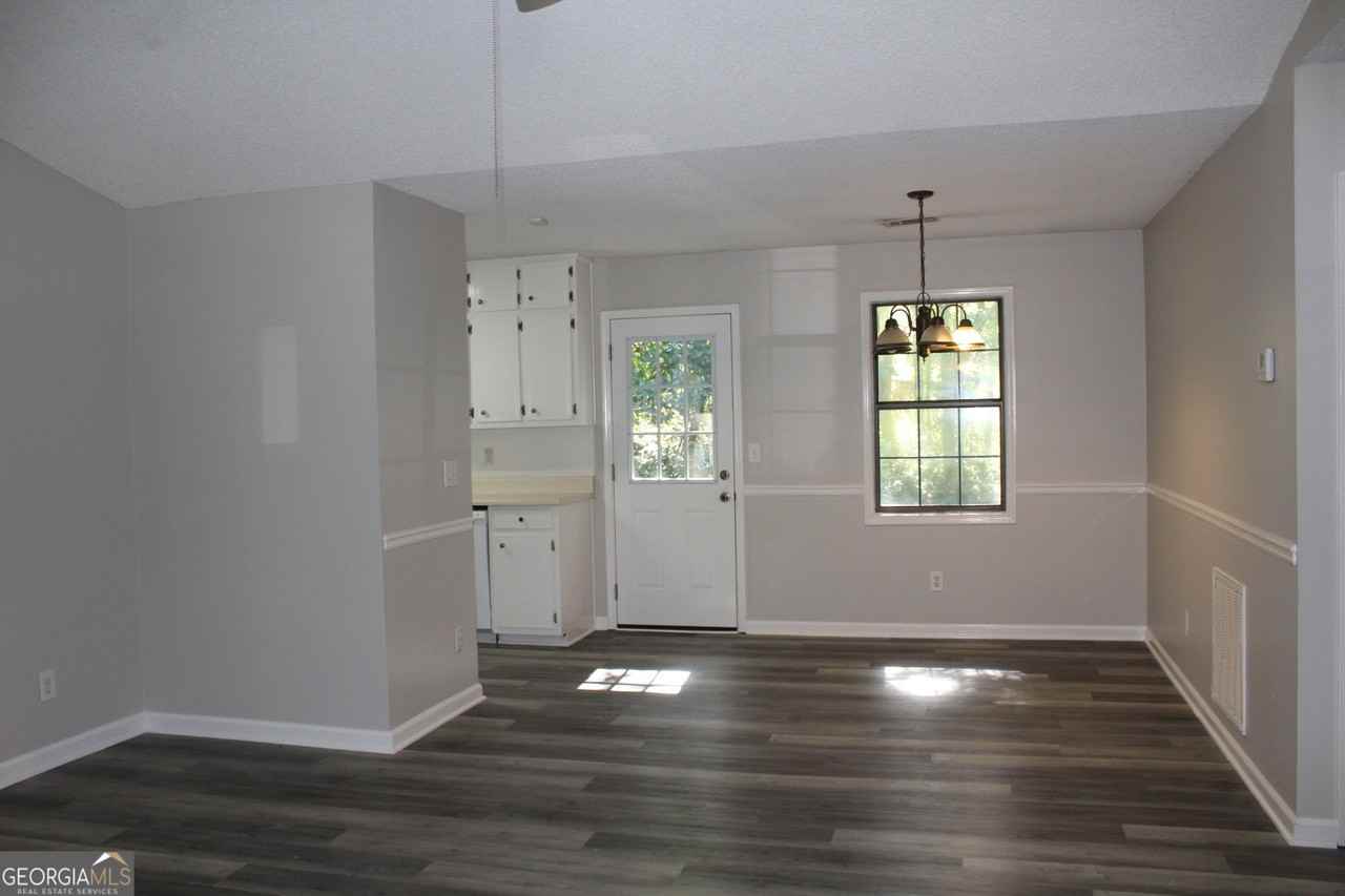 541 Pebble Point Dr - Photo 7 of 10