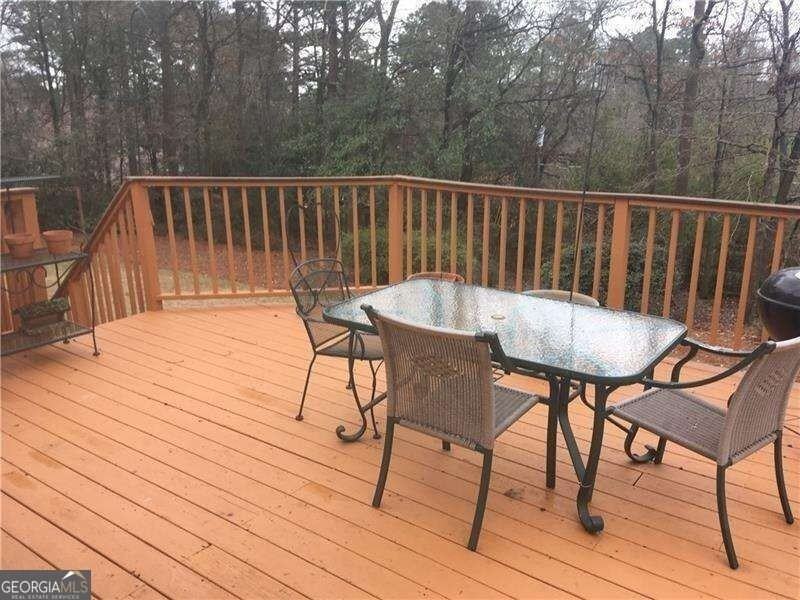 1455 Spalding Dr - Photo 3 of 21