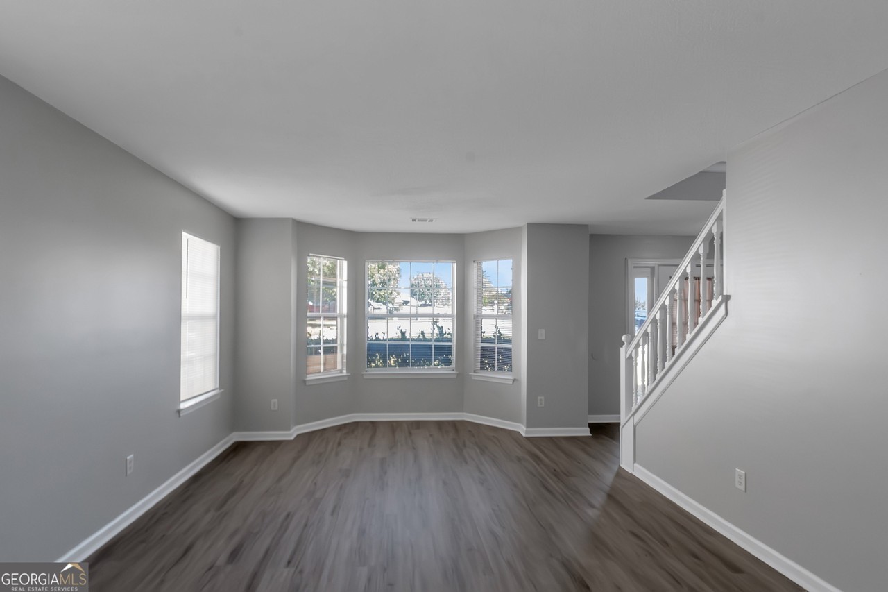 10806 Misty Meadows Ct - Photo 5 of 37