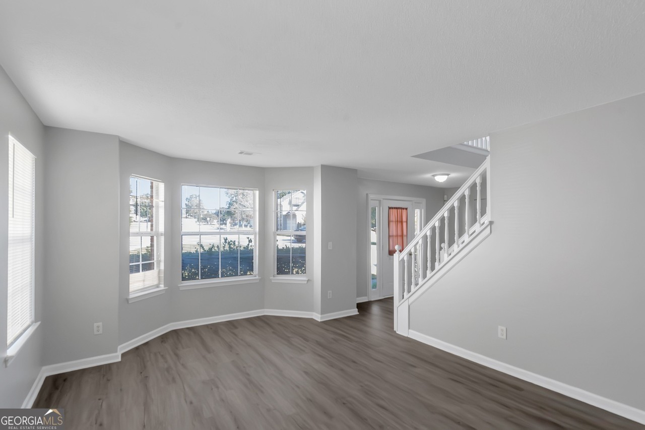 10806 Misty Meadows Ct - Photo 6 of 37