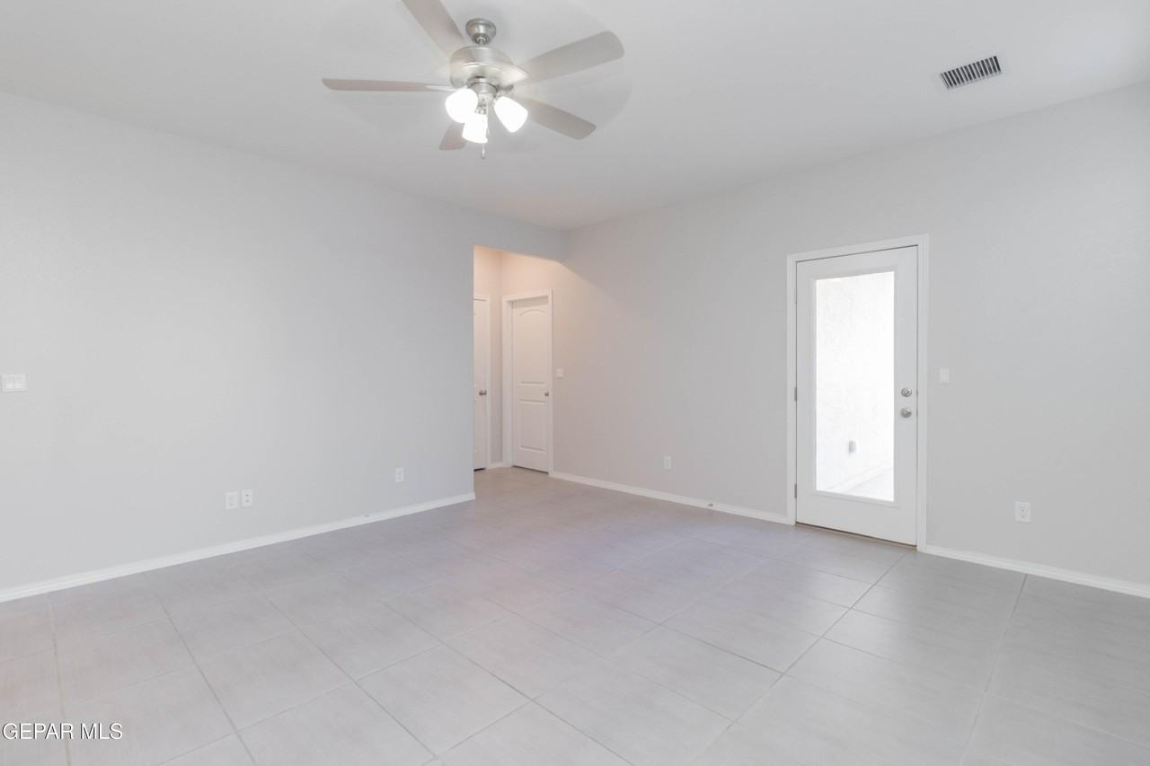 5825 Kobe Bryant St - Photo 3 of 50