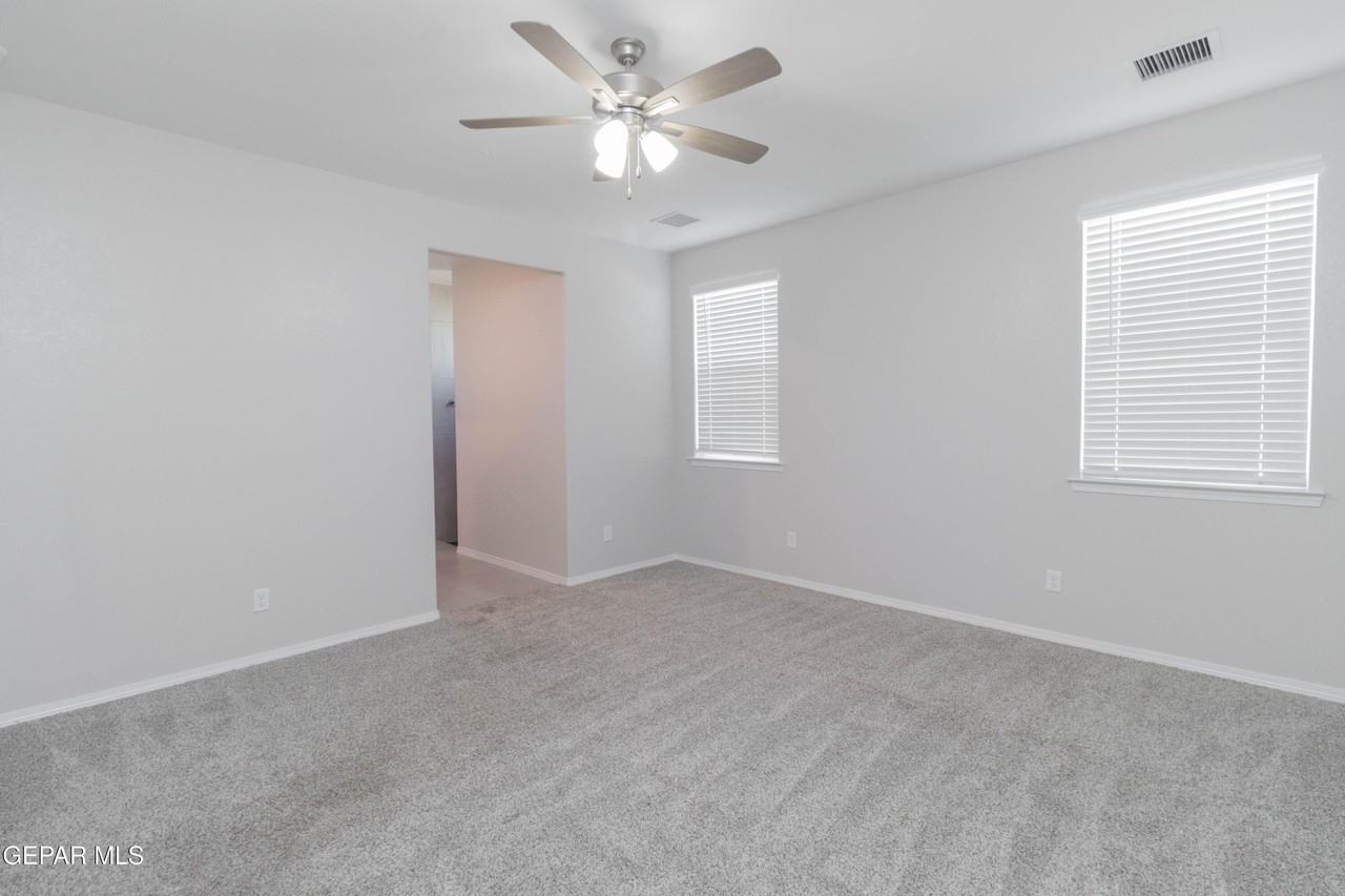 5825 Kobe Bryant St - Photo 4 of 50