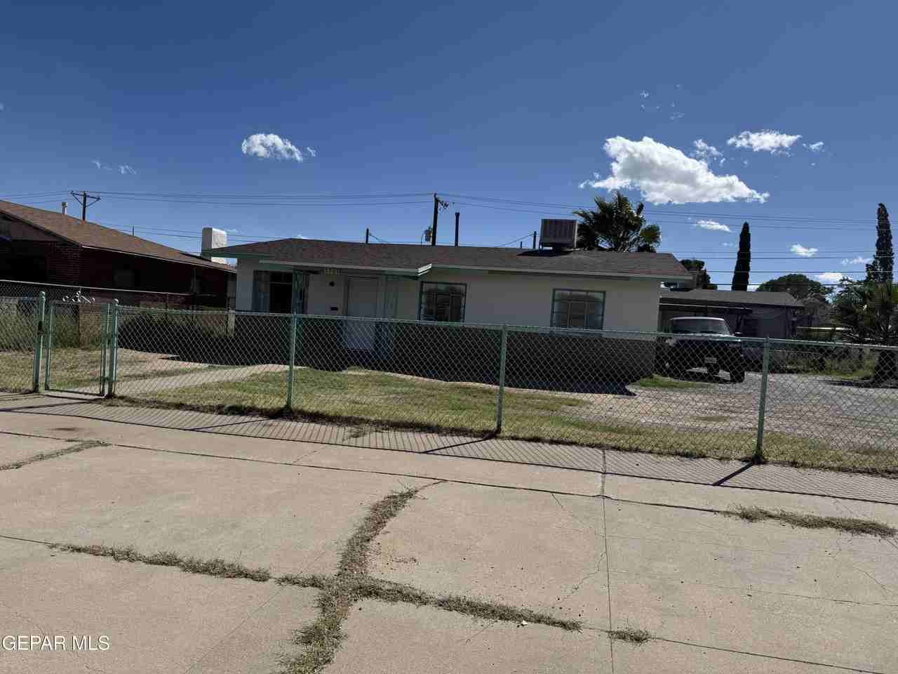 3720 Mountain Ave - Photo 2 of 9